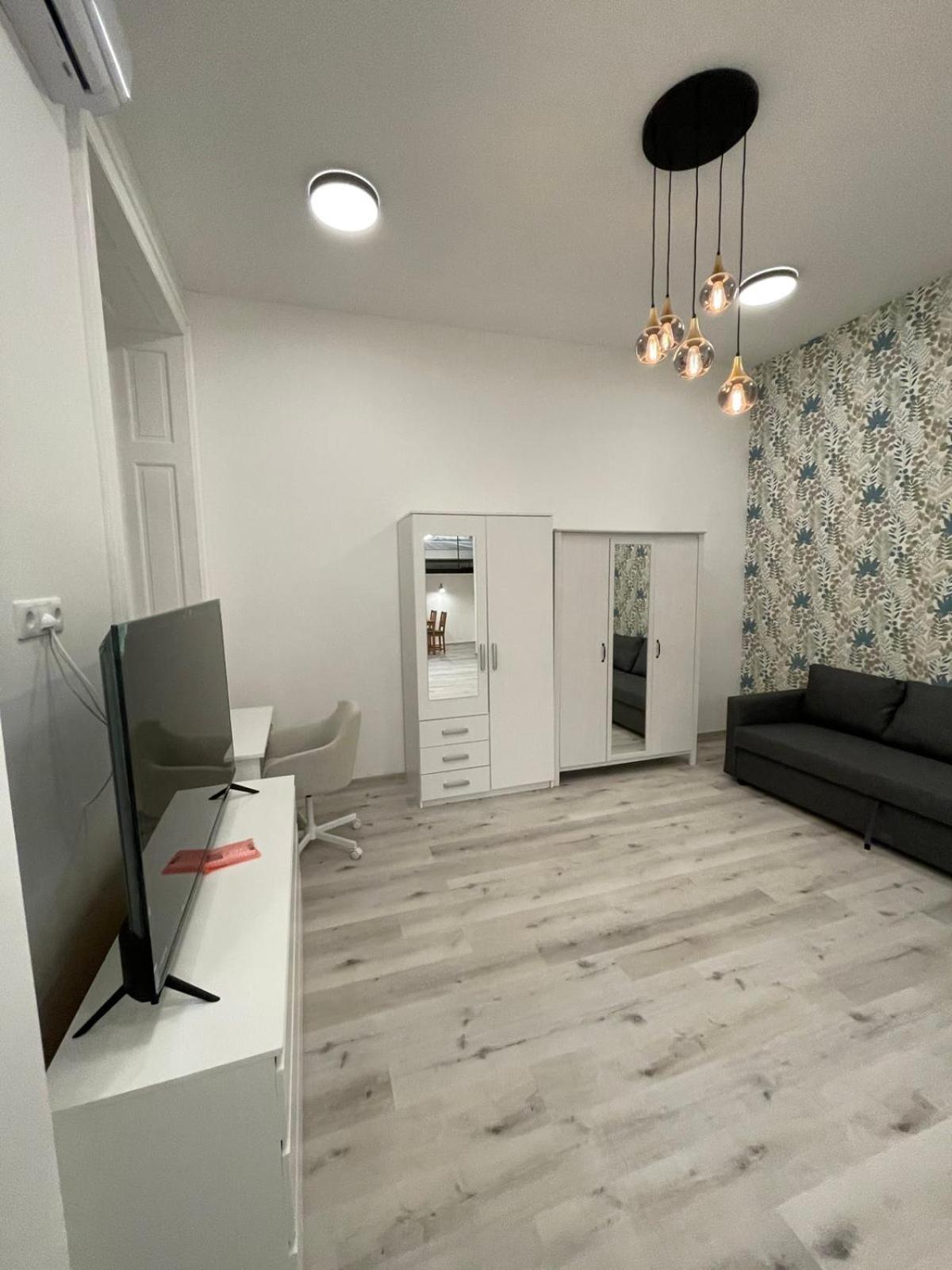 Szekely Apartment Near Deak Ferenc Square With Free Parking In Garage Budapešť Exteriér fotografie